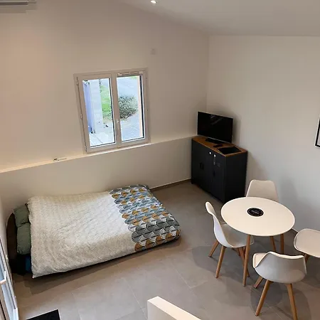 Apartman Le Des Louis Chanos-Curson