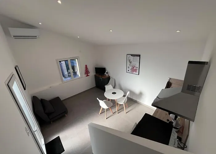 Le Des Louis Apartman Chanos-Curson